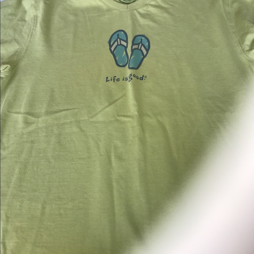 Men’s Vneck Life Is Good tee